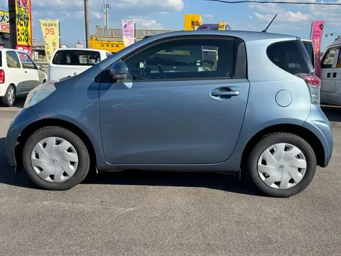 Toyota iQ