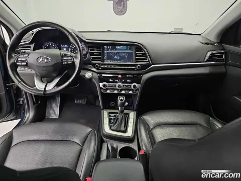 Hyundai Elantra (Avante)