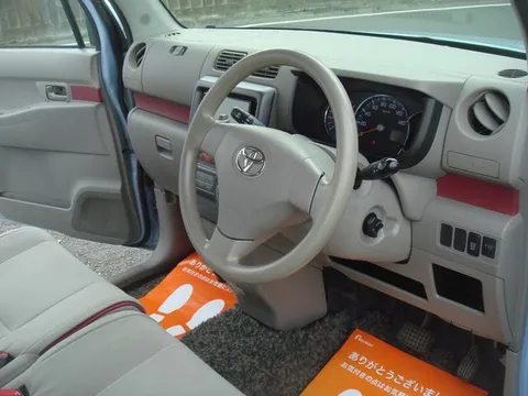 Toyota Pixis Space