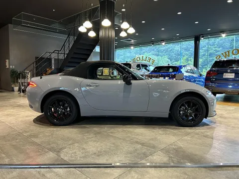 Mazda MX-5 (Roadster)