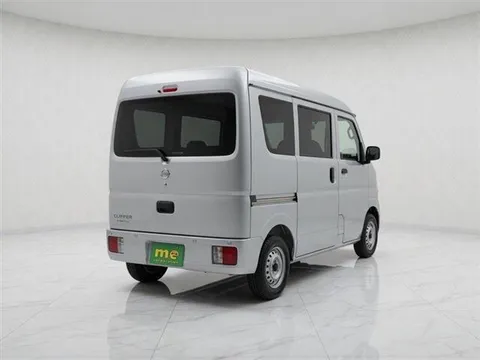 Nissan Clipper Van