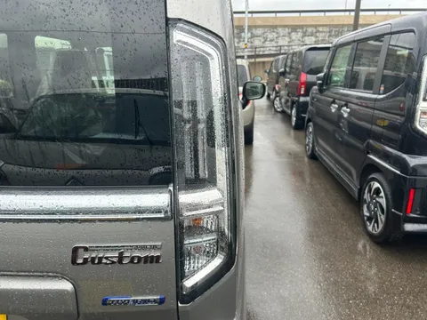 Suzuki Spacia Custom