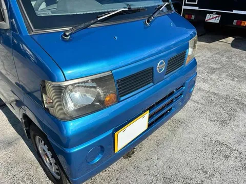 Nissan Clipper Van
