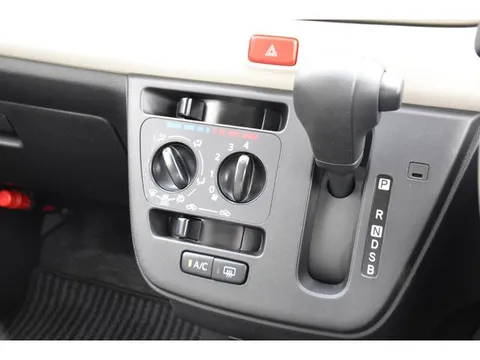 Daihatsu Mira Tocot