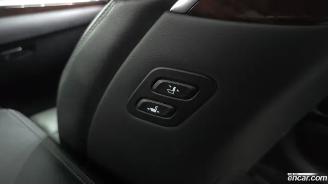 Genesis G90 (EQ900)