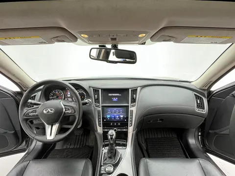 Infiniti Q50L
