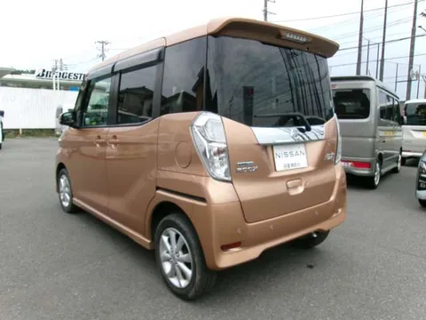 Nissan Dayz Roox
