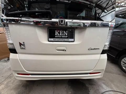 Honda N-BOX Custom