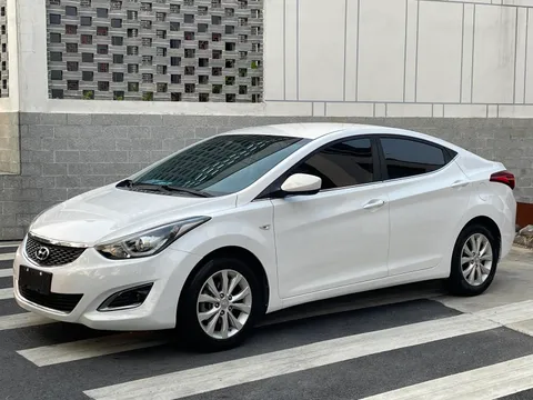 Hyundai Elantra (Avante)
