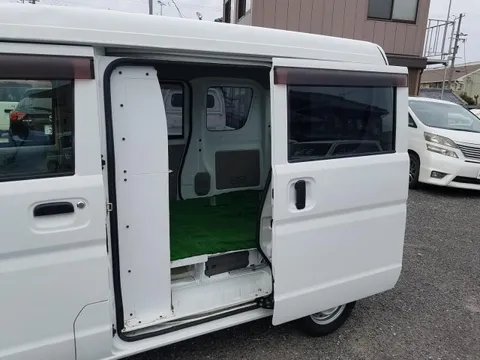 Mitsubishi Minicab Van