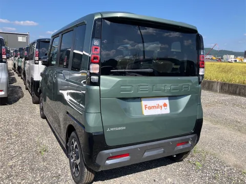 Mitsubishi Delica Mini