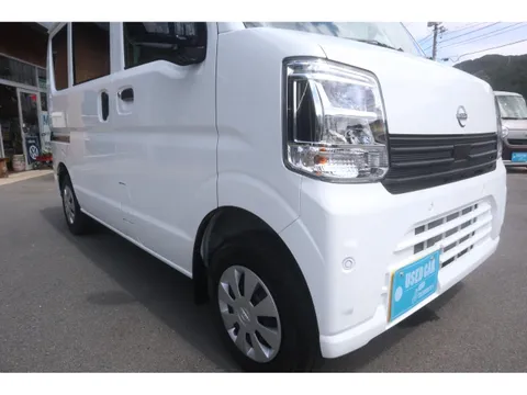 Nissan Clipper Van