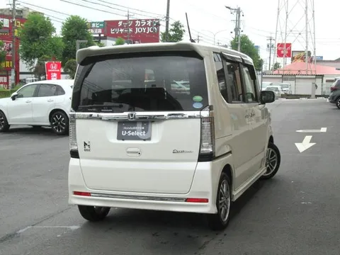 Honda N-BOX Custom