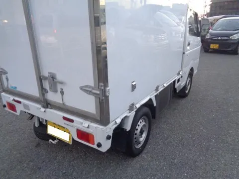 Mazda Scrum Truck