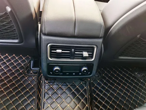 Hongqi HS7