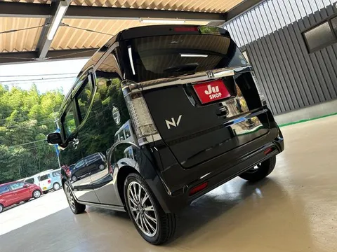 Honda N-BOX Slash