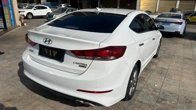 Hyundai Elantra (Avante)