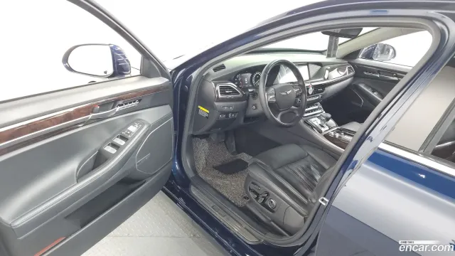 Genesis G90 (EQ900)
