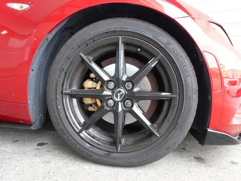 Mazda MX-5 (Roadster)