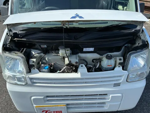 Mitsubishi Minicab Van