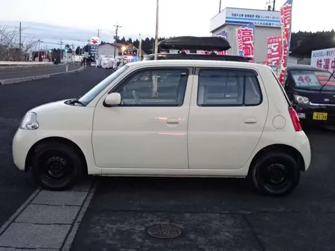 Daihatsu Esse