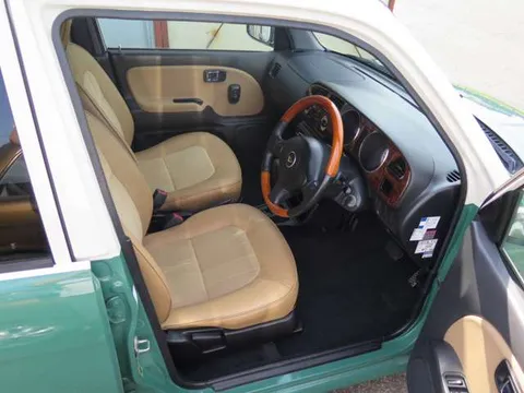 Daihatsu Mira Gino
