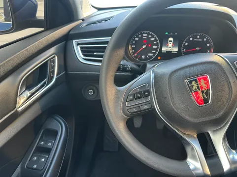 Roewe i5