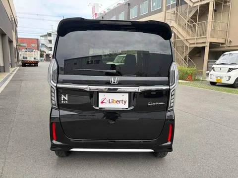 Honda N-BOX Custom