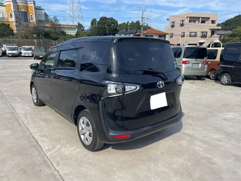 Toyota Sienta