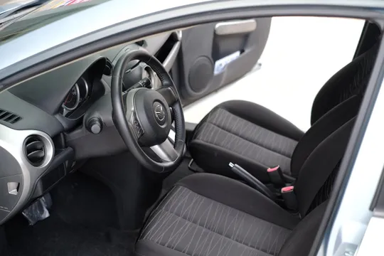 Mazda Mazda 2
