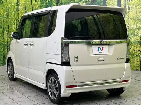Honda N-BOX Custom