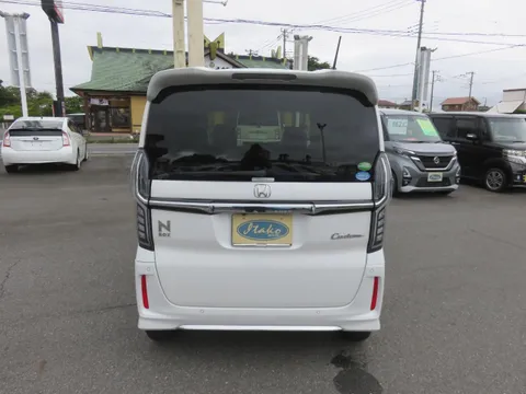 Honda N-BOX Custom