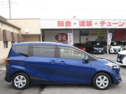 Toyota Sienta