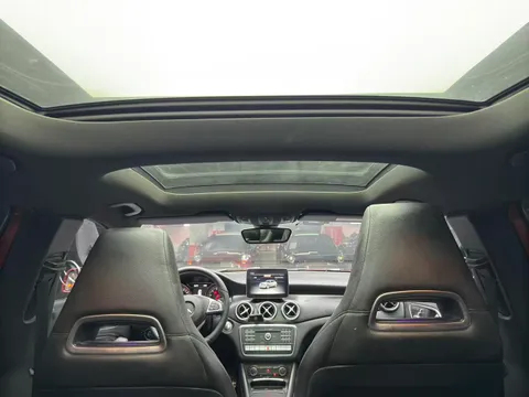 Mercedes-Benz Mercedes-Benz GLA