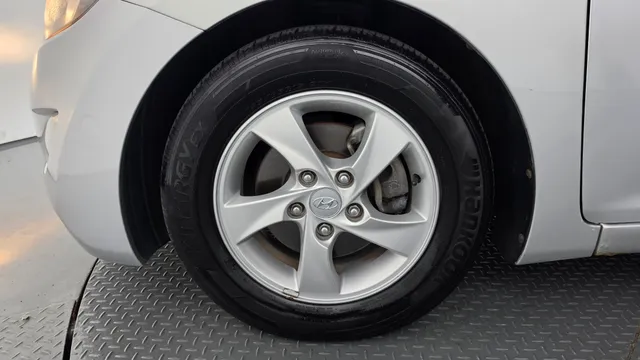 Hyundai Elantra (Avante)