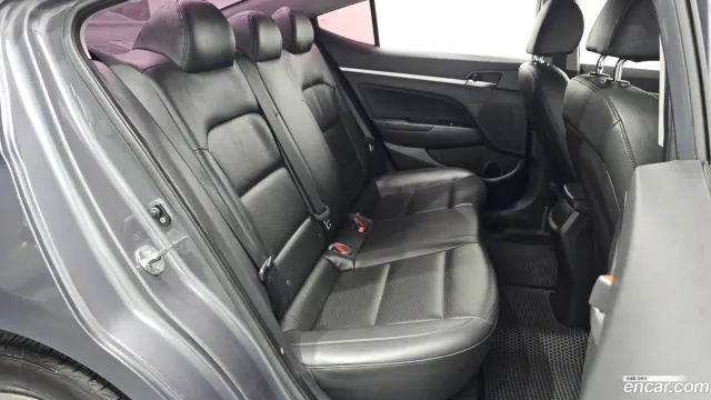Hyundai Elantra (Avante)