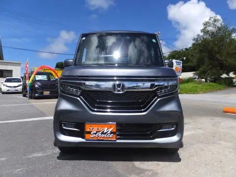 Honda N-BOX Custom