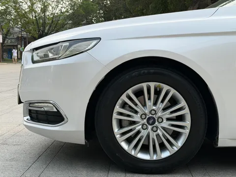 Ford Taurus