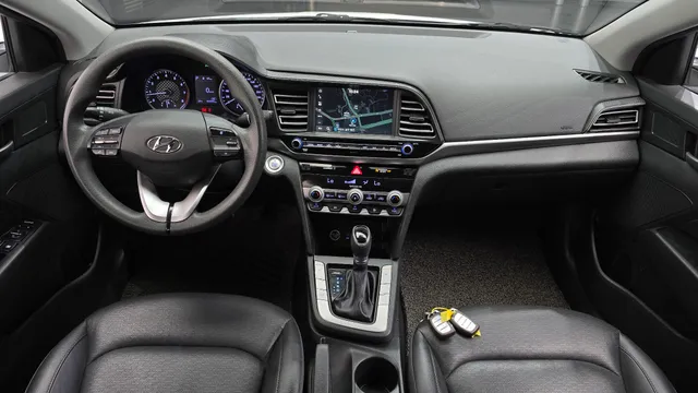 Hyundai Elantra (Avante)