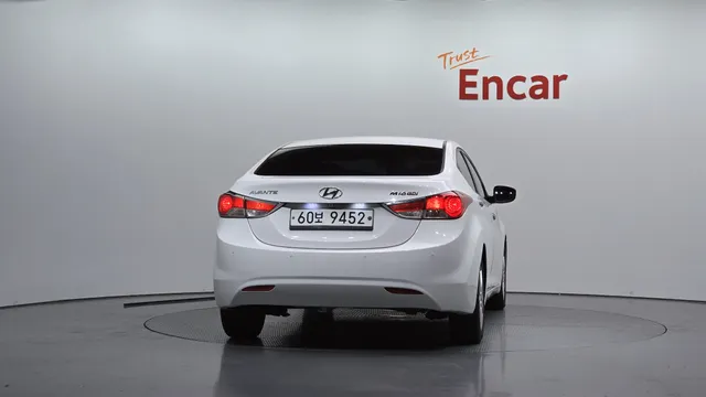 Hyundai Elantra (Avante)