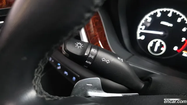 Genesis G90 (EQ900)