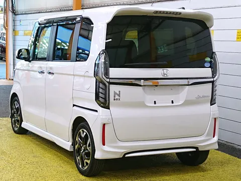 Honda N-BOX Custom