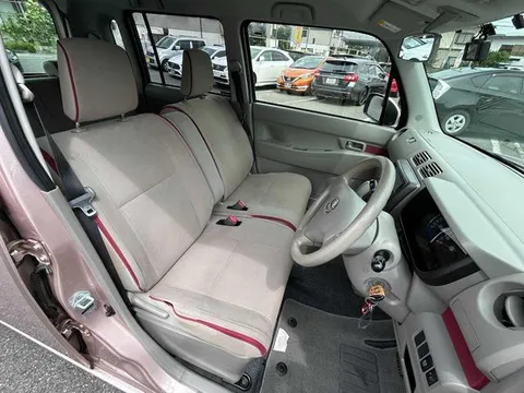 Toyota Pixis Space