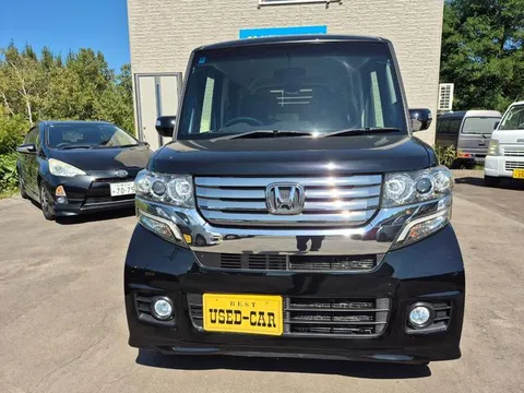 Honda N-BOX Custom