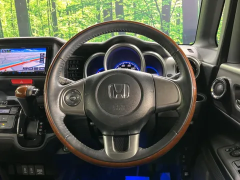 Honda N-BOX Slash