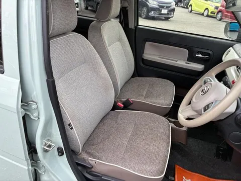 Daihatsu Mira Tocot