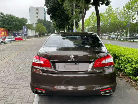 Peugeot 408
