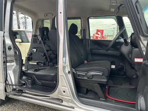 Honda N-BOX Plus
