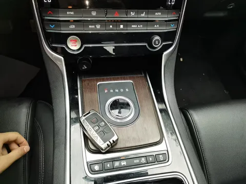 Jaguar XFL