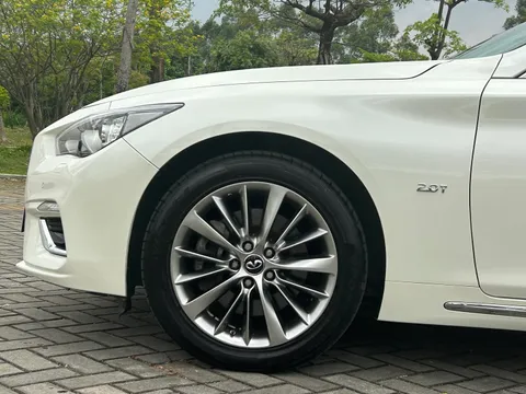 Infiniti Q50L